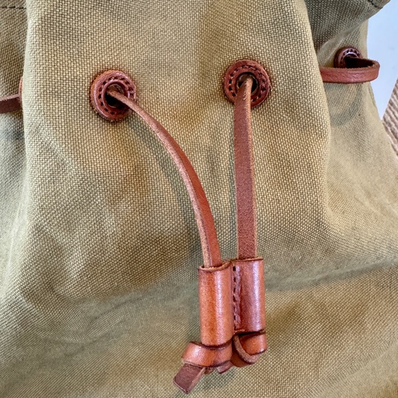 Madewell Olive, canvas small backpack with leather  straps, excellent condition - Picture 6 of 6